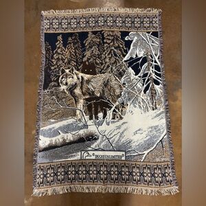 Ducks Unlimited Wolf Design Throw Blanket - Black and Brown Crown Crafts